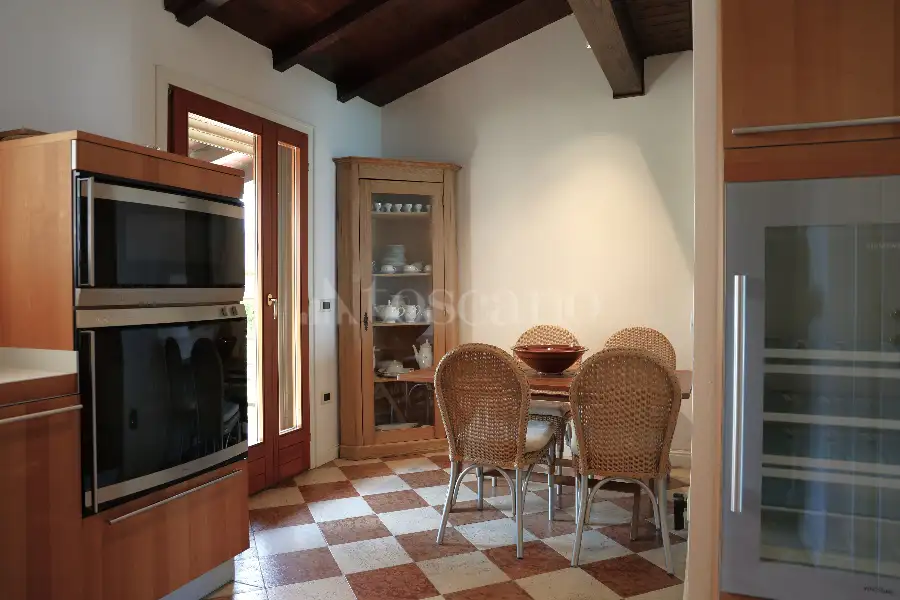 Villino a Schiera in vendita di 300 mq a €2.100.000 (rif. 36/2025)