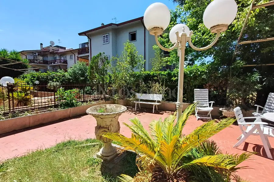 Villa Plurifamiliare in vendita di 270 mq a €485.000 (rif. 51/2026)