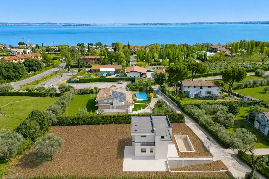 Villa in vendita di 350 mq a €1.100.000 (rif. 26/2025)