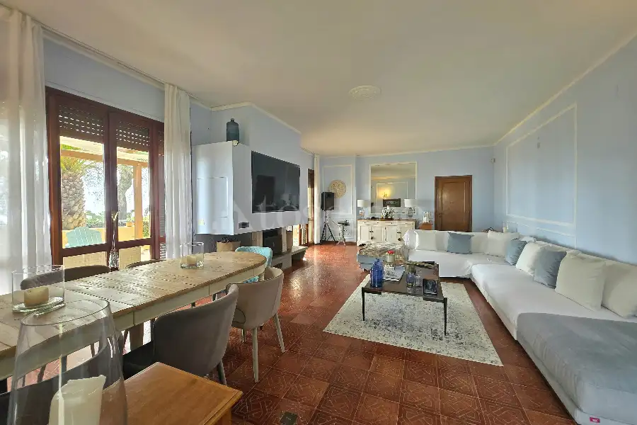 Villa in vendita di 250 mq a €1.200.000 (rif. 9/2025)