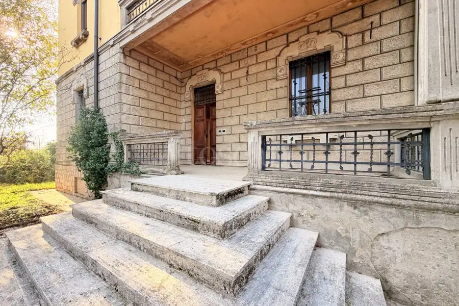 Villa Bifamiliare in vendita di 180 mq a €245.000 (rif. 58/2025)