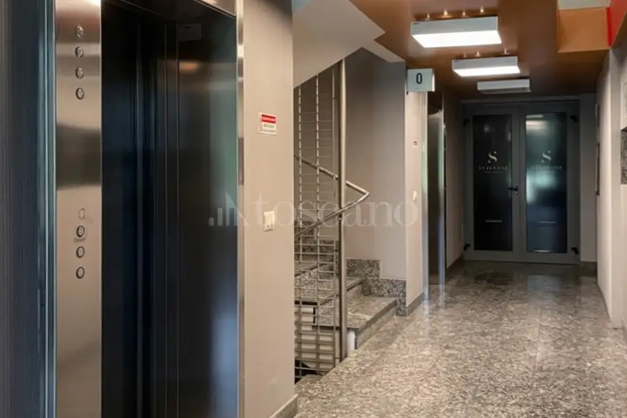 Ufficio in vendita di 150 mq a €480.000 (rif. 39/2026)