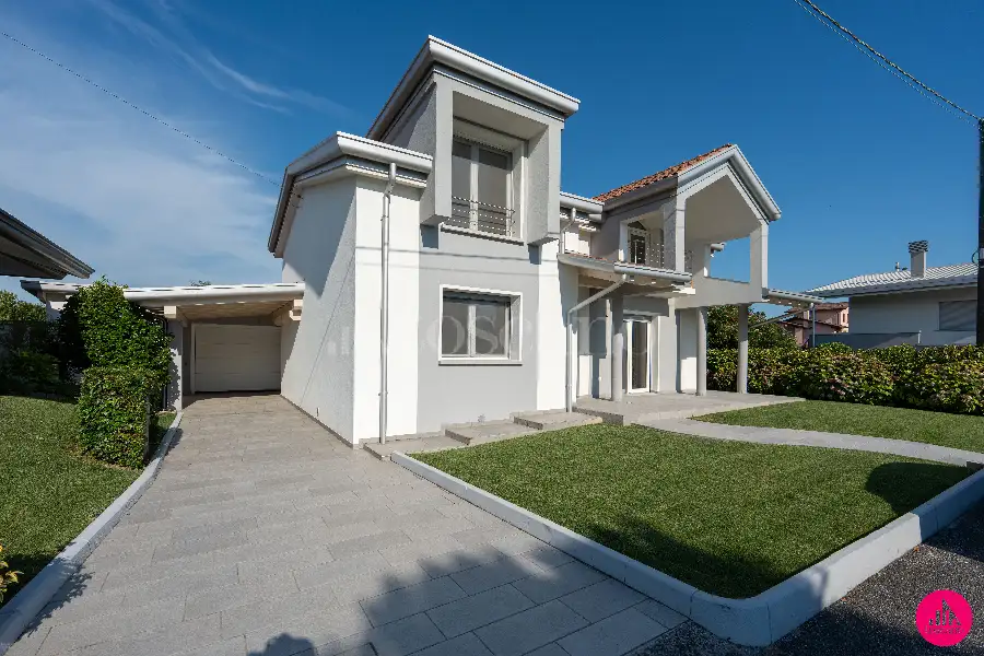 Villa in vendita di 185 mq a €469.000 (rif. 126/2026)