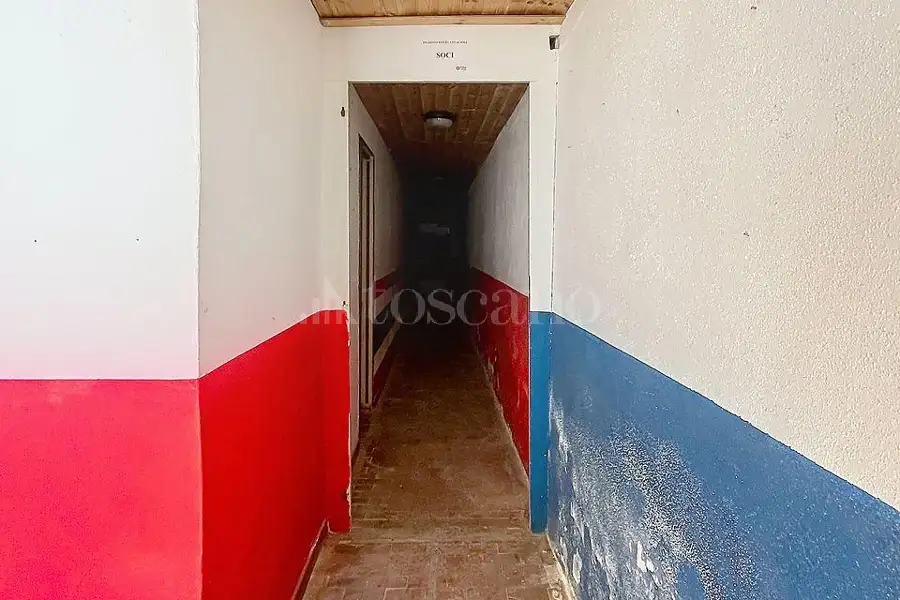 Negozio in vendita di 180 mq a €50.000 (rif. 92/2026)