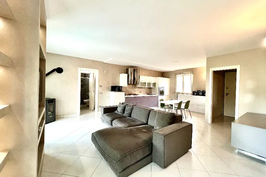 Villa in vendita di 300 mq a €950.000 (rif. 47/2025)