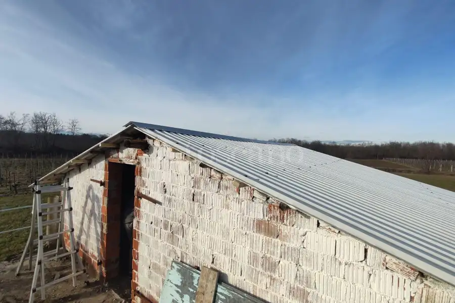 Casale in vendita di 75 mq a €15.000 (rif. 17/2026)