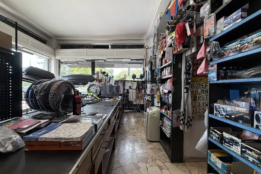 Negozio in vendita di 90 mq a €249.000 (rif. 35/2026)