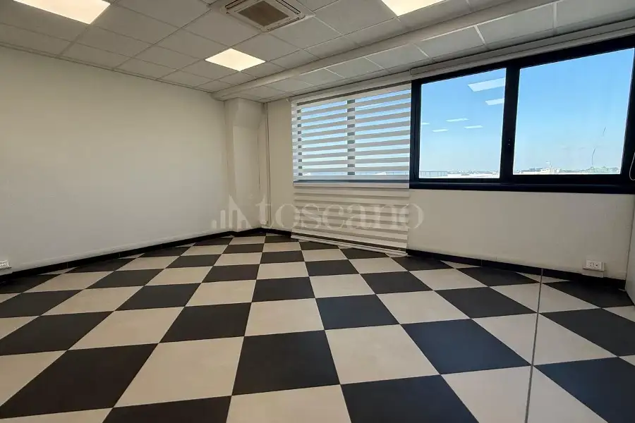 Ufficio in vendita di 300 mq a €350.000 (rif. 24/2026)
