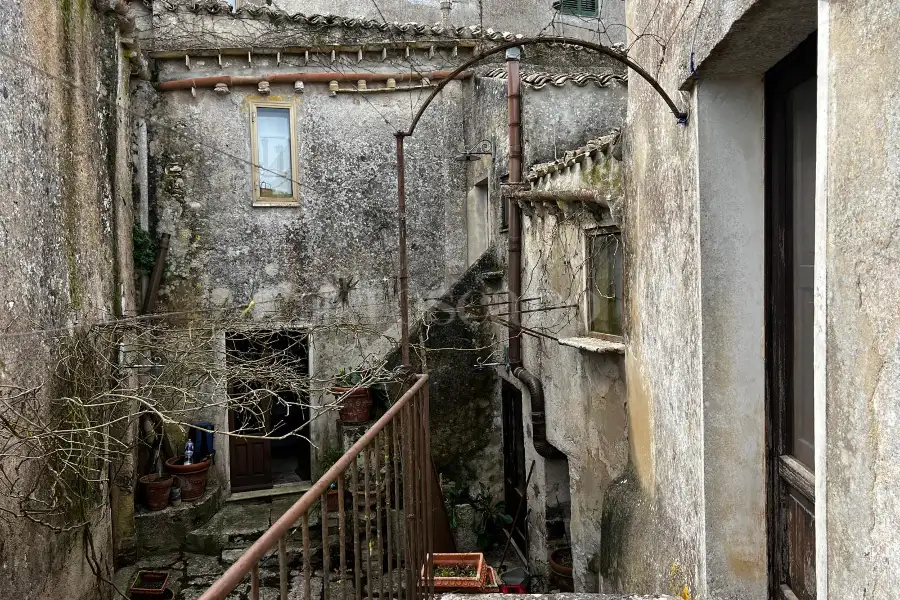 Casa Indipendente in vendita di 160 mq a €275.000 (rif. 12/2026)