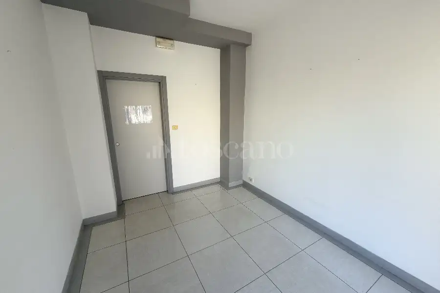 Negozio in affitto di 100 mq a €1.600 (rif. 13/2026)