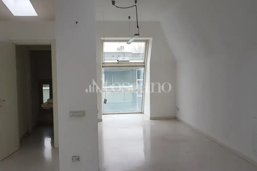 Ufficio in vendita di 95 mq a €830 (rif. MRE1134AF-A)