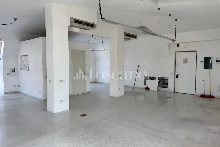 Ufficio in vendita di 95 mq a €830 (rif. MRE1134AF-A)