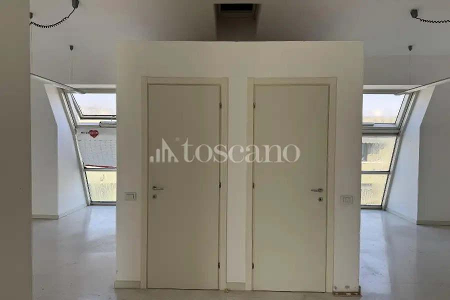 Ufficio in vendita di 95 mq a €830 (rif. MRE1134AF-A)