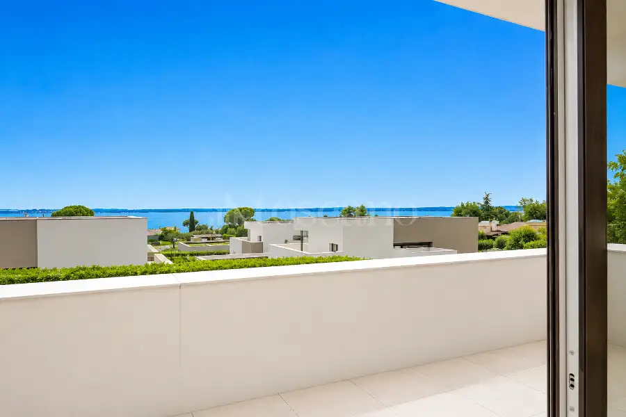 Villa in vendita di 335 mq a €1.740.000 (rif. 11/2025)