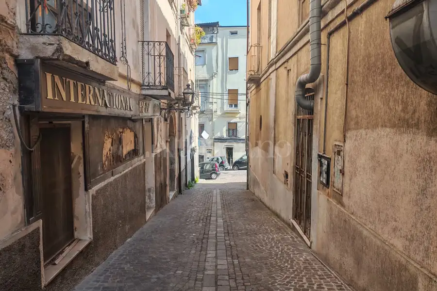 Negozio in vendita di 50 mq a €60.000 (rif. 21/2026)