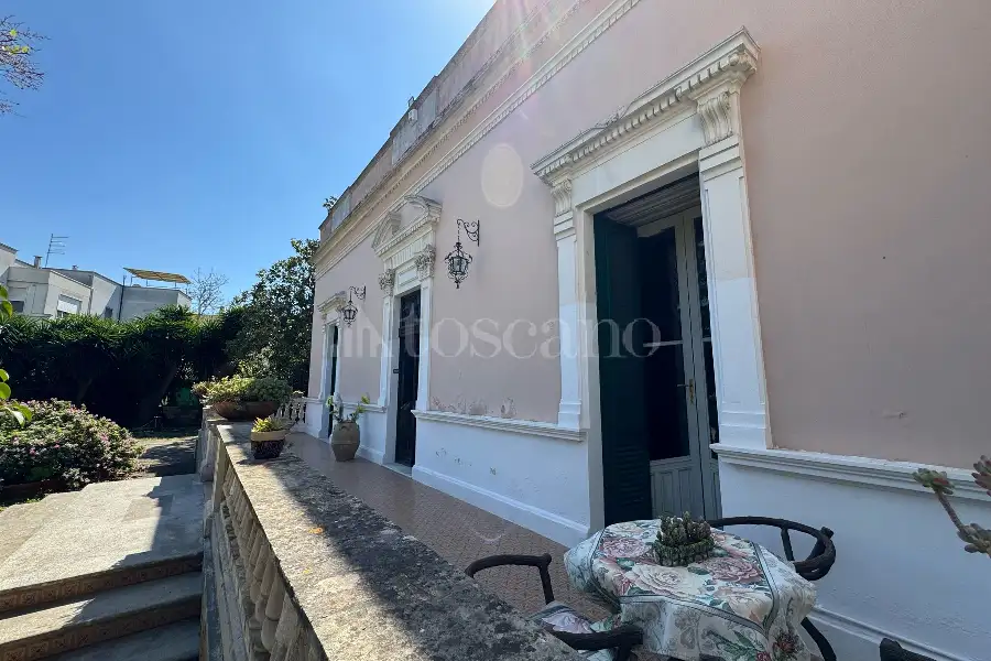 Villa in vendita di 290 mq a €798.000 (rif. 19/2026)
