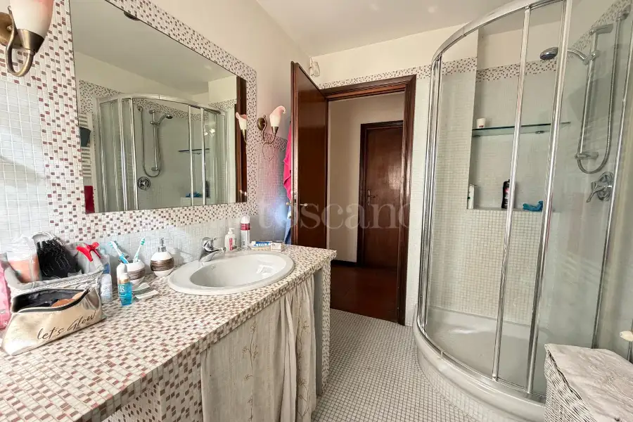 Villa Bifamiliare in vendita di 294 mq a €340.000 (rif. 6/2026)