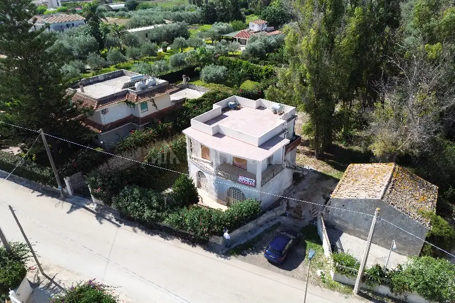 Villa in vendita di 345 mq a €369.000 (rif. 123/2026)