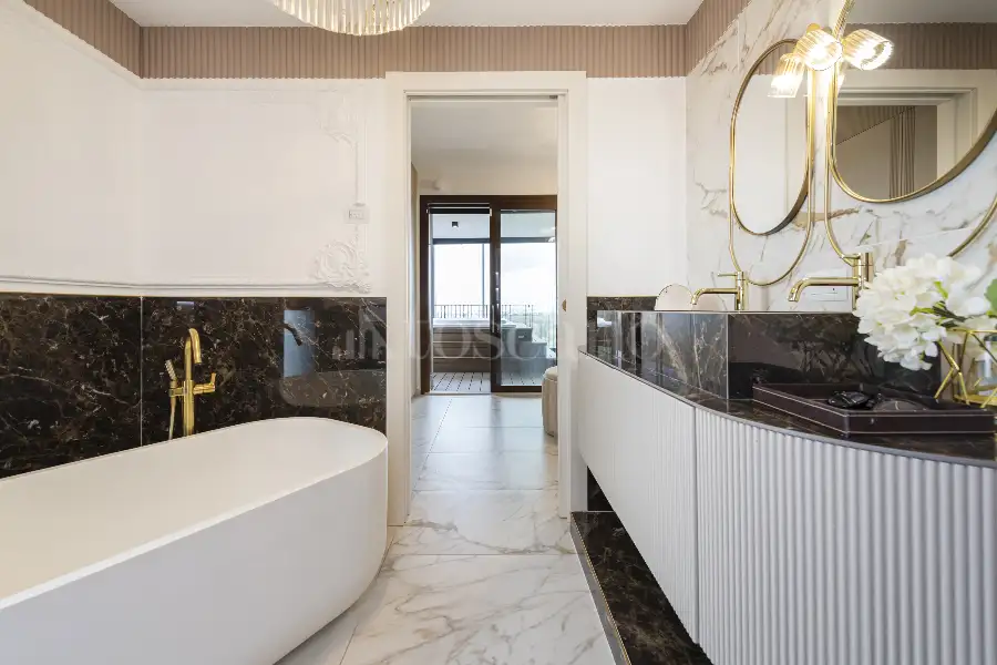 Attico in vendita di 200 mq a €1.750.000 (rif. 32/2026)