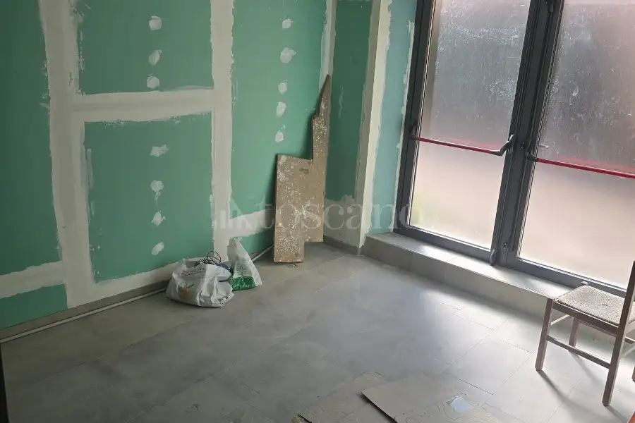 Negozio in affitto di 95 mq a €850 (rif. 55/2025)