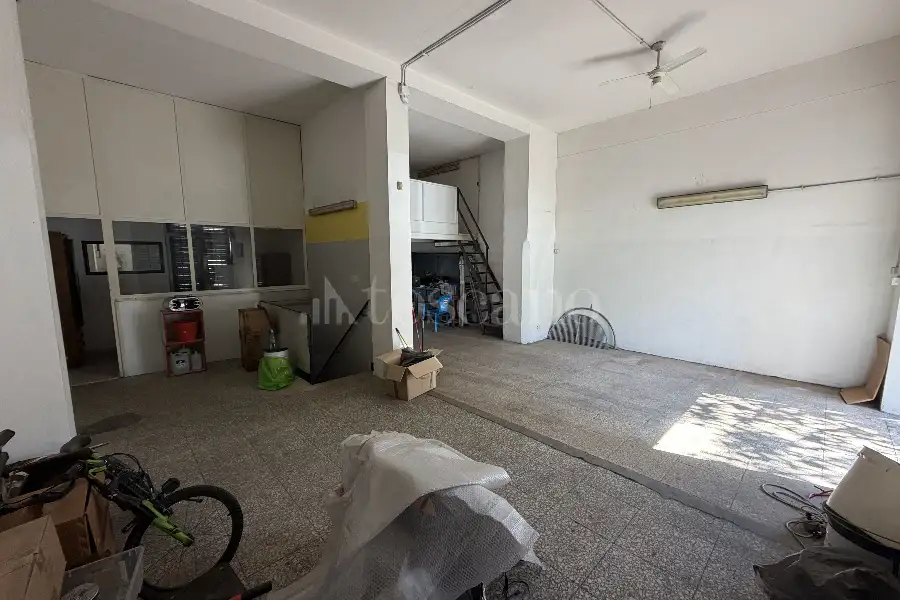 Negozio in vendita di 120 mq a €165.000 (rif. 13/2026)