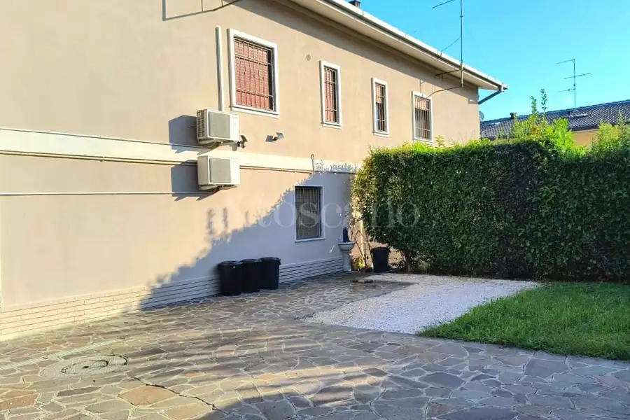 Villa Bifamiliare in vendita di 200 mq a €419.000 (rif. 35/2025)