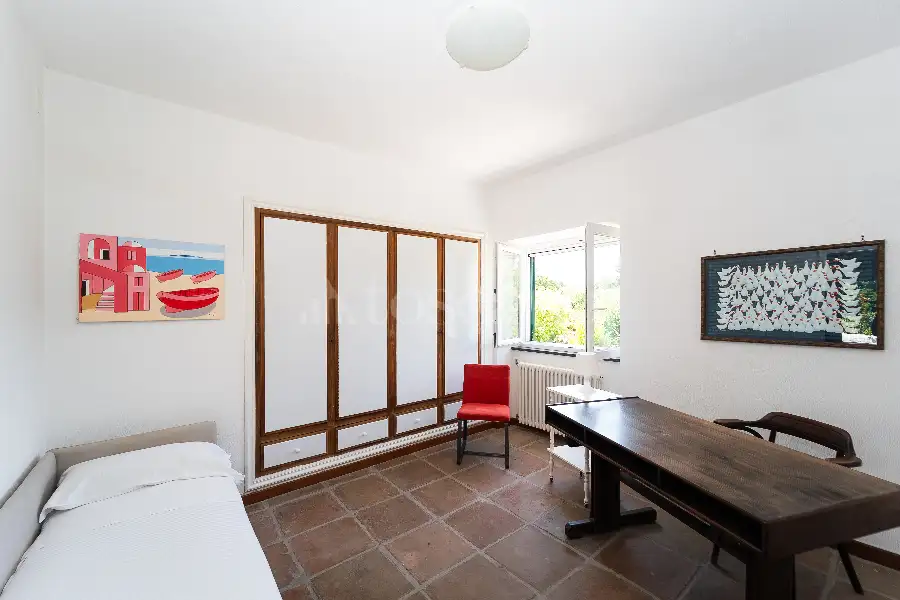 Villa in vendita di 230 mq a €1.200.000 (rif. 2/2026)