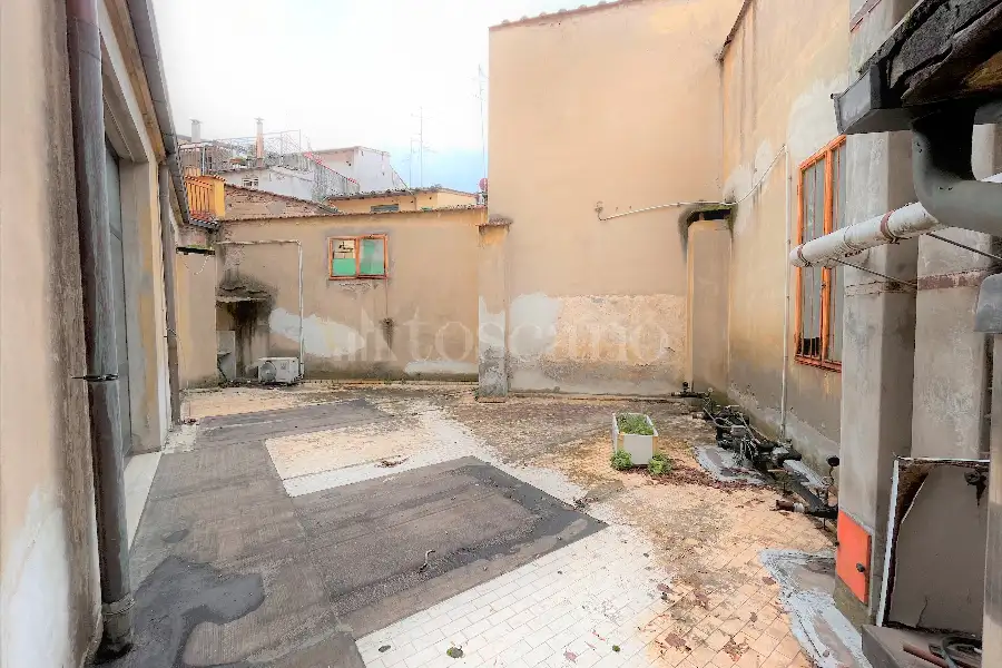 Magazzino in vendita di 820 mq a €620.000 (rif. 25/2026)