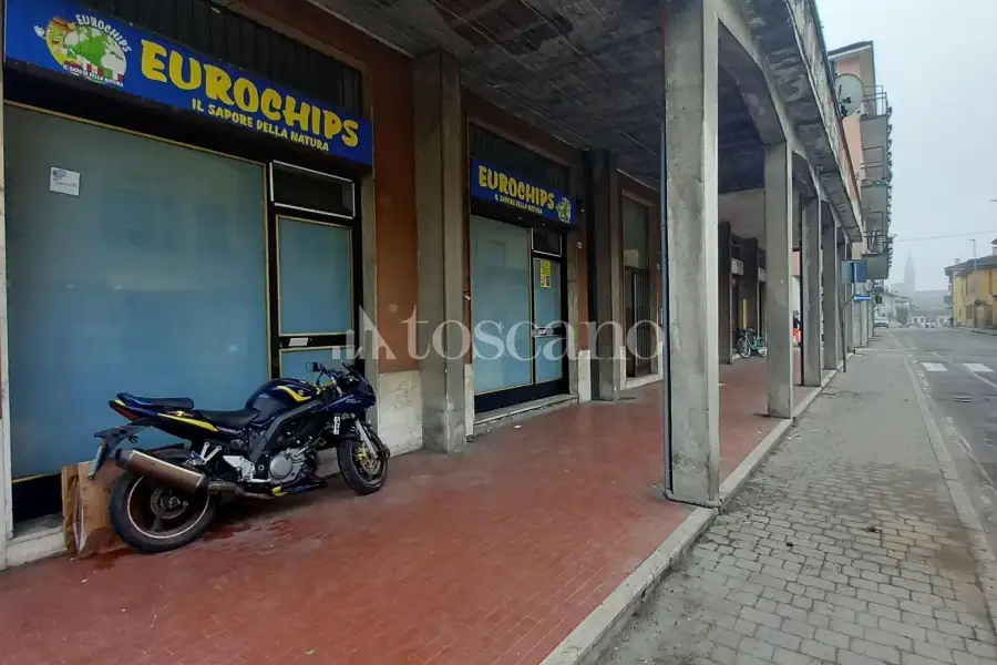 Negozio in vendita di 54 mq a €70,000 (rif. TS0317VE)