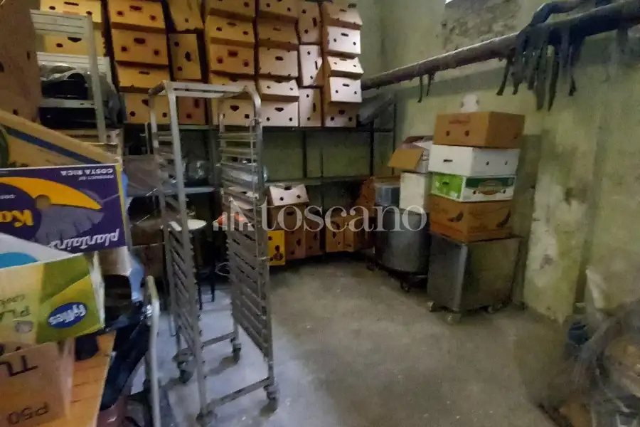 Negozio in vendita di 54 mq a €70,000 (rif. TS0317VE)