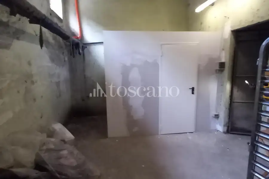 Negozio in vendita di 54 mq a €70,000 (rif. TS0317VE)