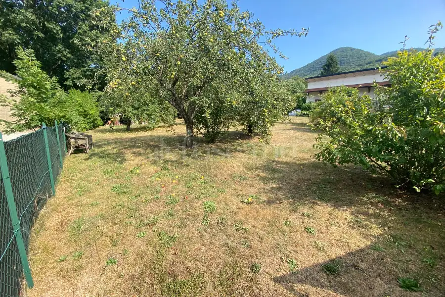 Edificabile Residenziali in vendita di 980 mq a €45.000 (rif. 177/2026)