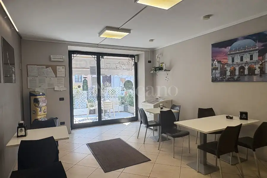 Attività Commerciale in vendita di 100 mq a €40.000 (rif. 34/2026)