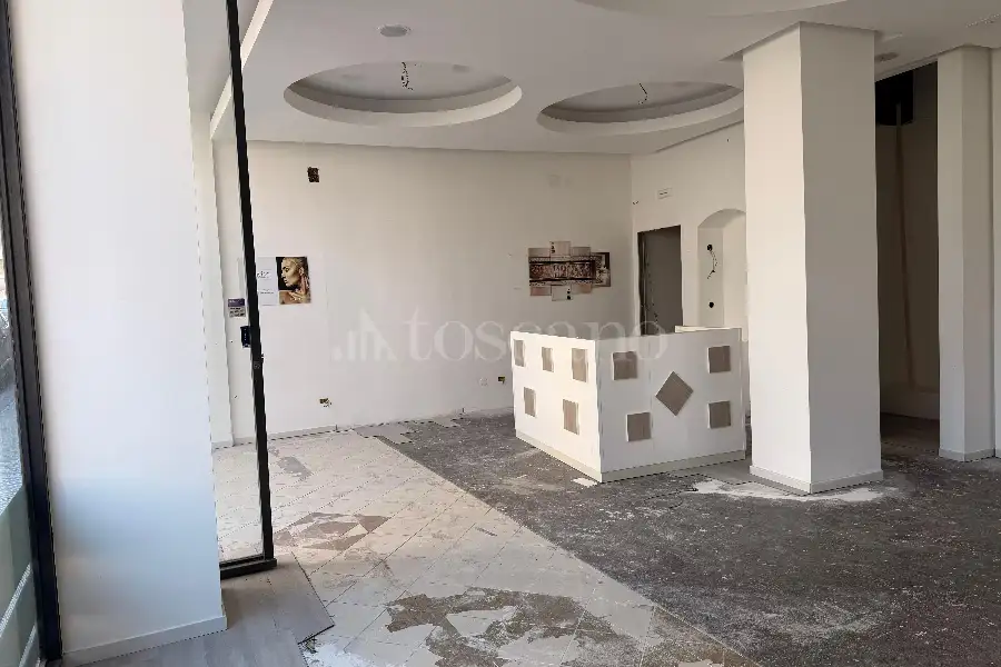 Negozio in affitto di 76 mq a €1.200 (rif. 71/2026)