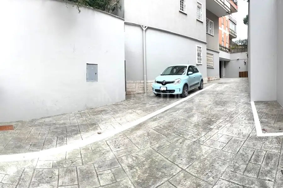 Posto Auto in vendita di 17 mq a €35.000 (rif. 7/2026)
