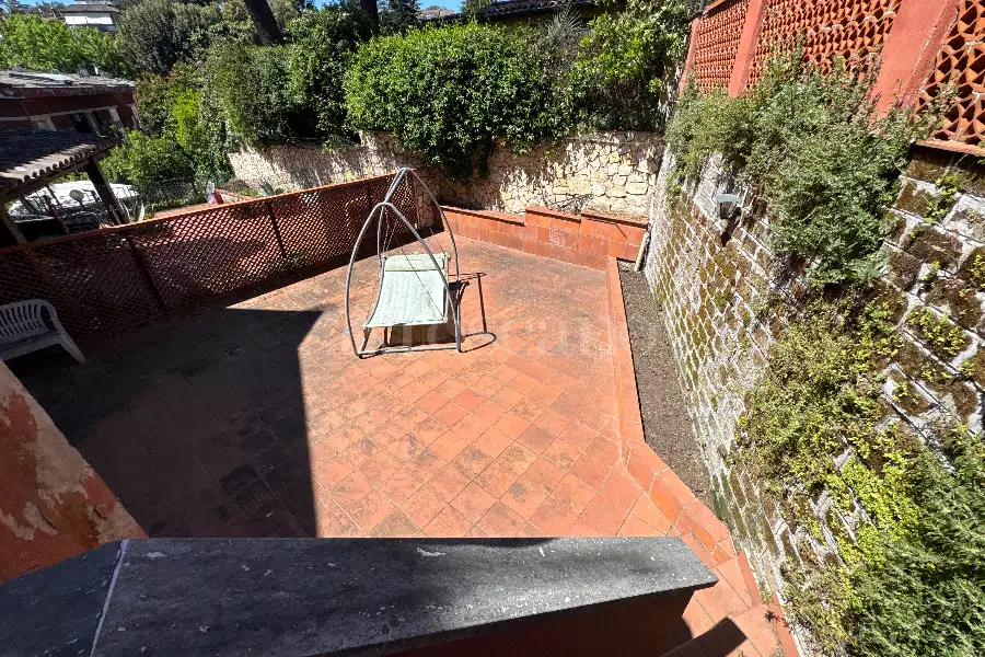 Villa Plurifamiliare in vendita di 300 mq a €649.000 (rif. 18/2026)
