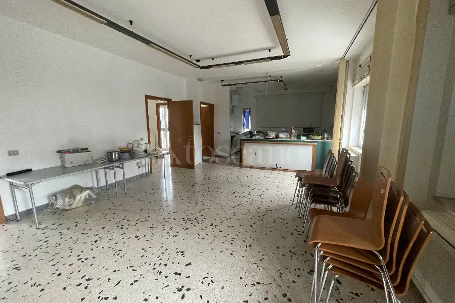 Ufficio in affitto di 200 mq a €1.250 (rif. 27/2026)