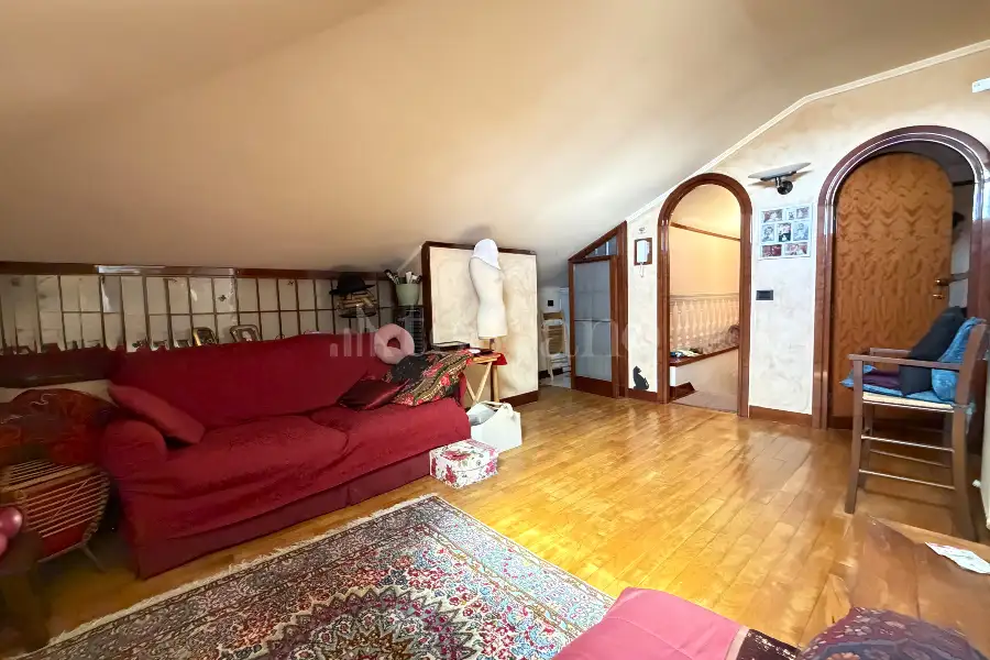 Attico in vendita di 225 mq a €948.000 (rif. 53/2026)