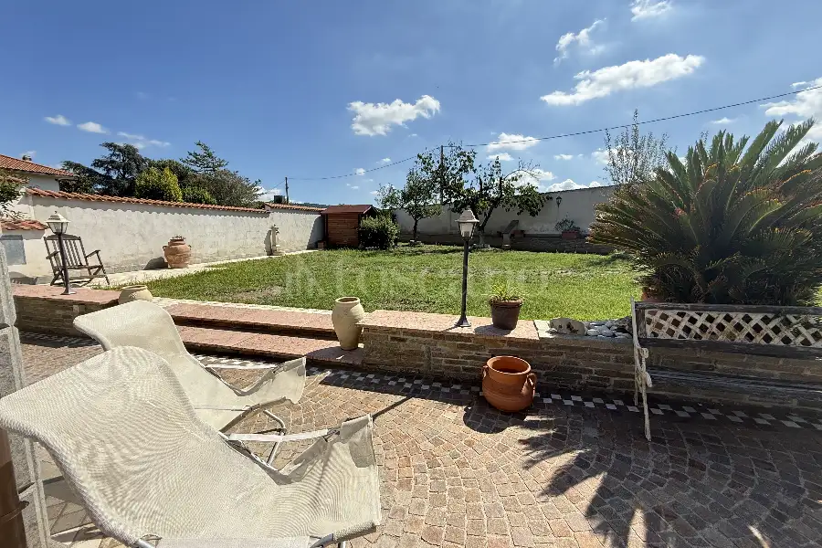Villa Bifamiliare in vendita di 200 mq a €499.000 (rif. 10/2025)