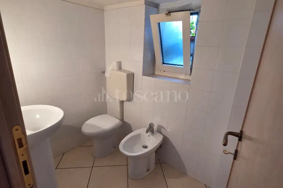 Negozio in vendita di 68 mq a €58.000 (rif. 30/2026)