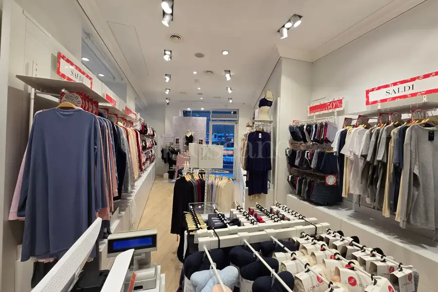 Negozio in vendita di 47 mq a €300.000 (rif. 2/2026)