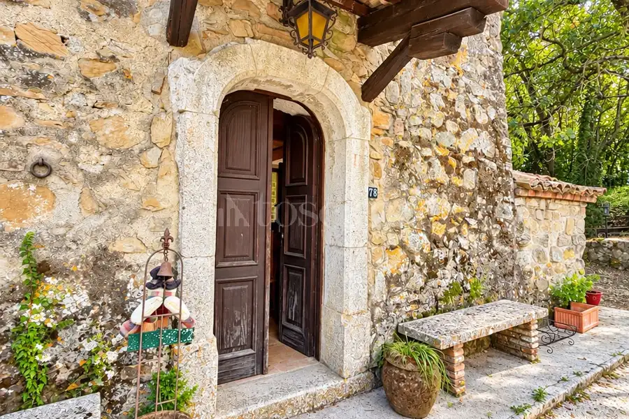 Rustico in vendita di 80 mq a €230.000 (rif. 169/2026)