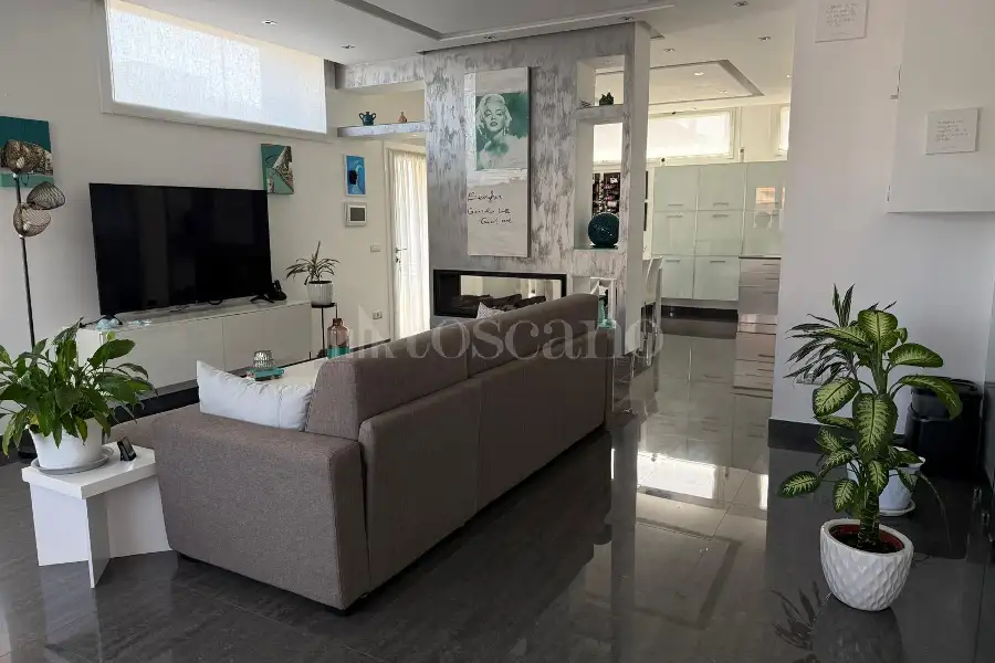 Villino a Schiera in vendita di 270 mq a €349.000 (rif. 183/2026)
