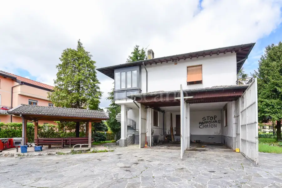 Casa Indipendente in vendita di 465 mq a €430.000 (rif. 29/2024)