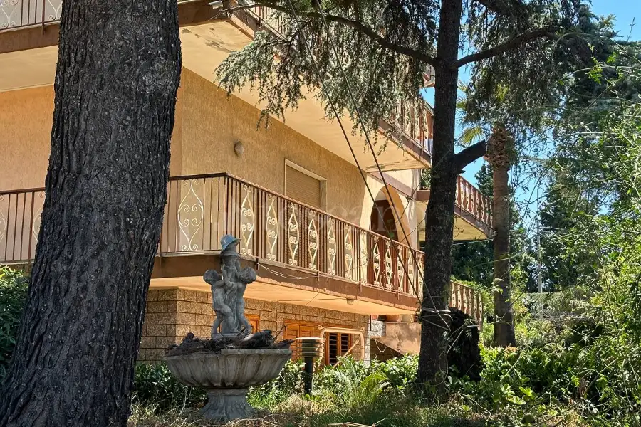 Villa in vendita di 575 mq a €878.000 (rif. 89/2025)
