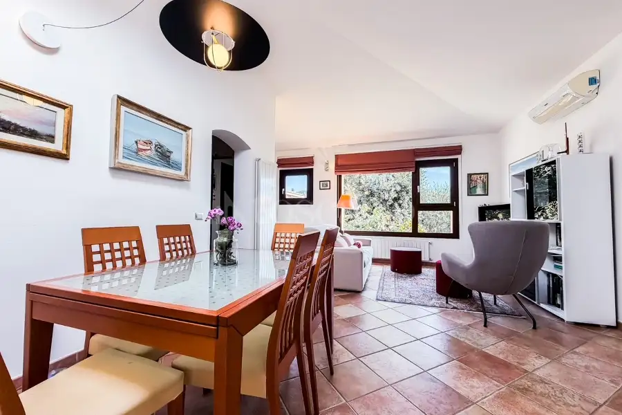 Villino a Schiera in vendita di 235 mq a €525.000 (rif. 91/2025)