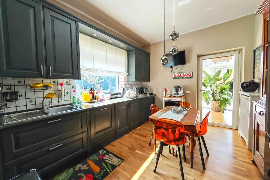 Villa Bifamiliare in vendita di 440 mq a €665.000 (rif. 5/2026)