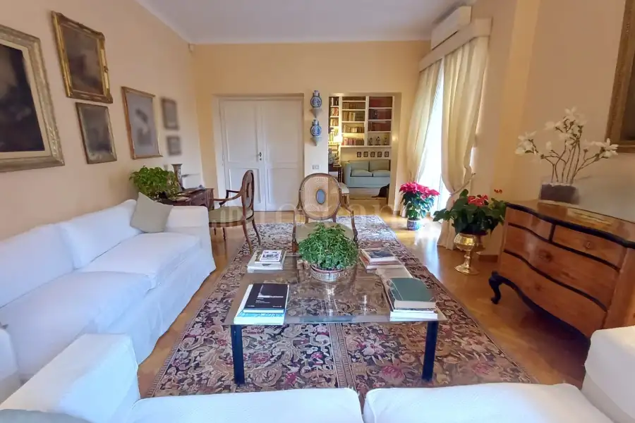 Casa in vendita di 175 mq a €990.000 (rif. 43/2025)