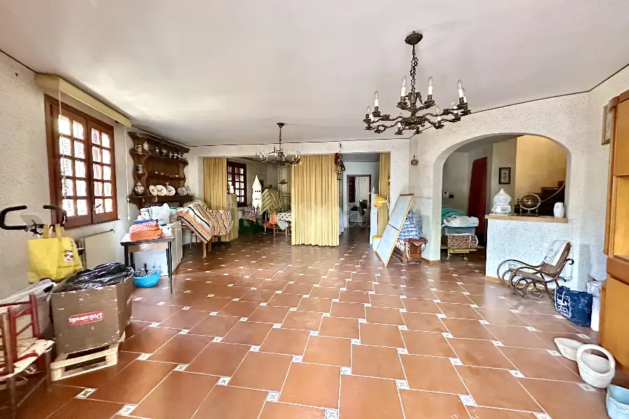 Villa in vendita di 565 mq a €995.000 (rif. 3/2026)