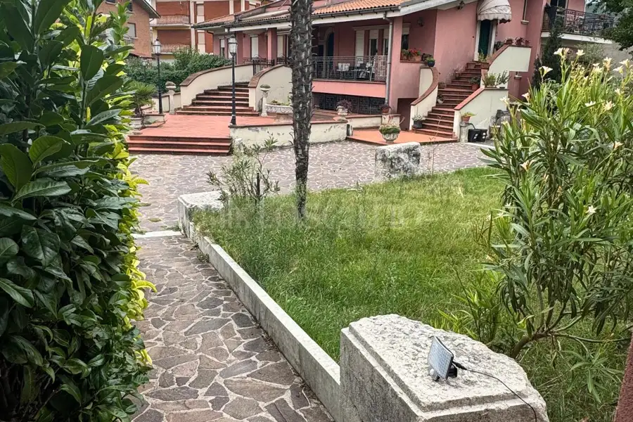 Villa in vendita di 500 mq a €520.000 (rif. 104/2025)